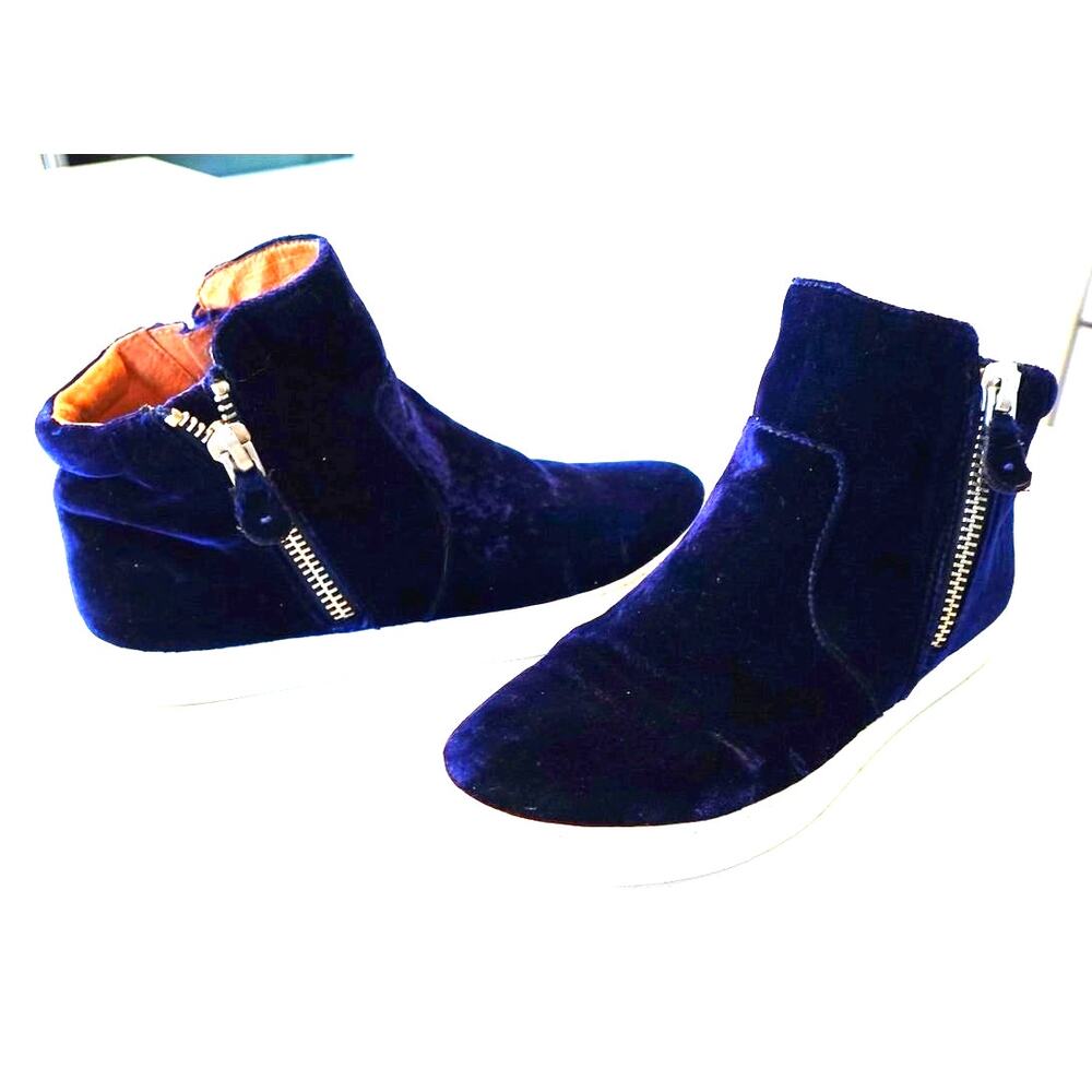 Kenneth Cole /Carole Zip Sneaker /Blue Velvet / high top bootie